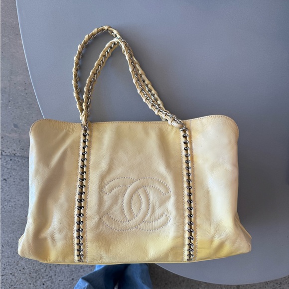 Chanel Patent leather Chain bag Yellow Silver Metal - Picture 2 of 10